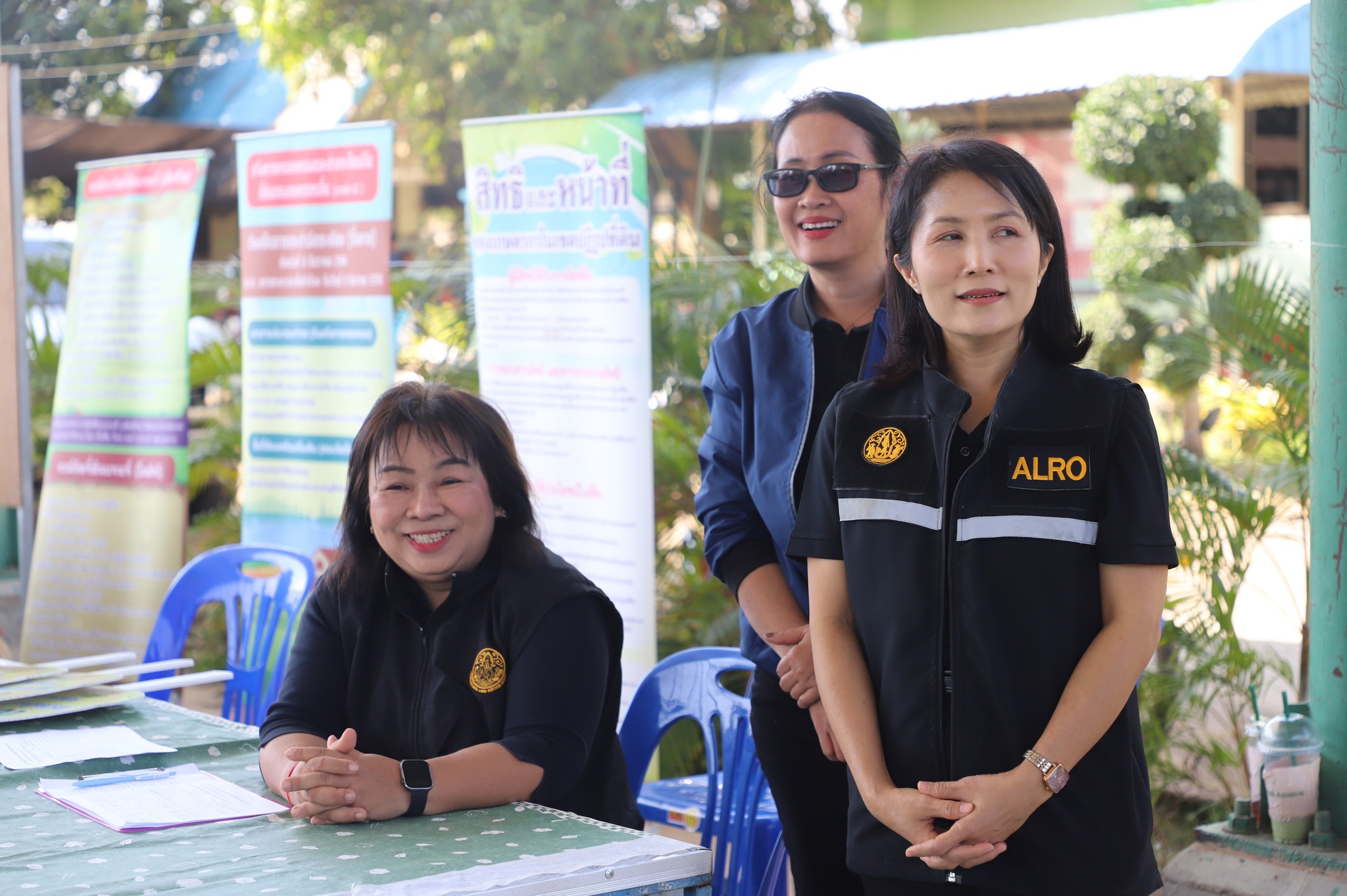 title - ชาวน้ำยืนเฮ ส.ป.ก. ขนทัพบริการถึงที่ ต.เก่าขาม ลดค่าใช้จ่าย ยื่นขอออกโฉนด - ปรึกษาปัญหากฎหมาย ครบจบในที่เดียว